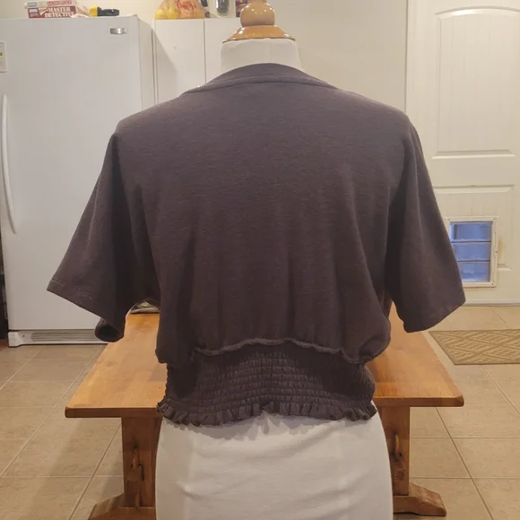 🌅EUC~ CLEO + WOLF SMOCKED GRAPHIC TEE - Picture 5 of 6